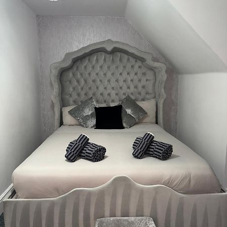 Meadow View Flat 1 Apartment Hurst Екстериор снимка