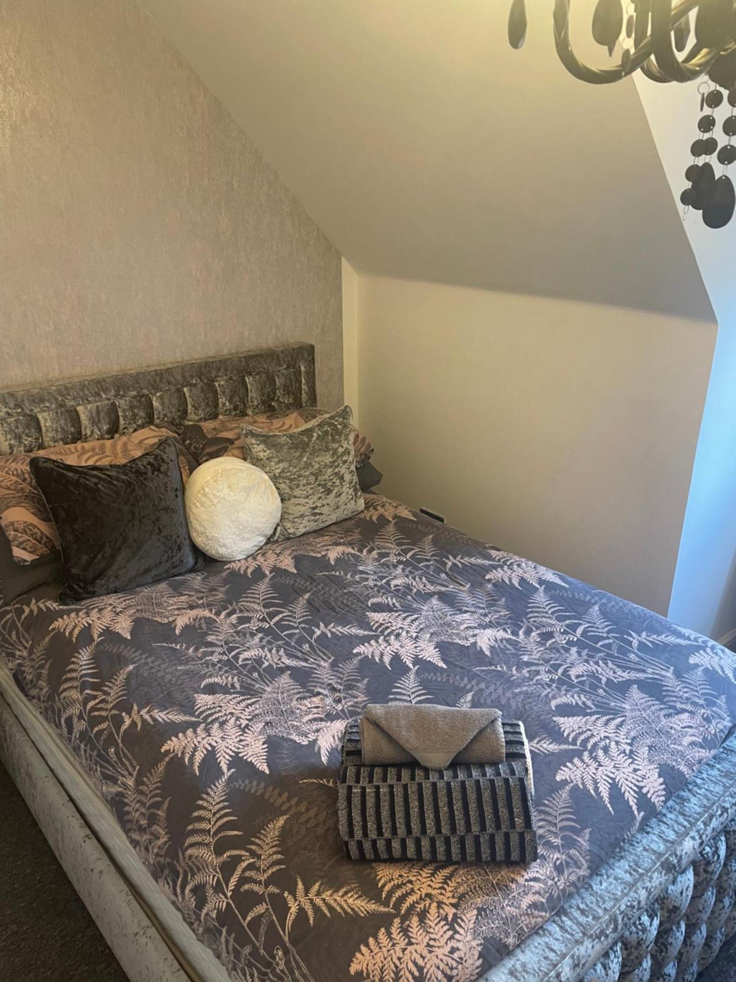 Meadow View Flat 1 Apartment Hurst Екстериор снимка